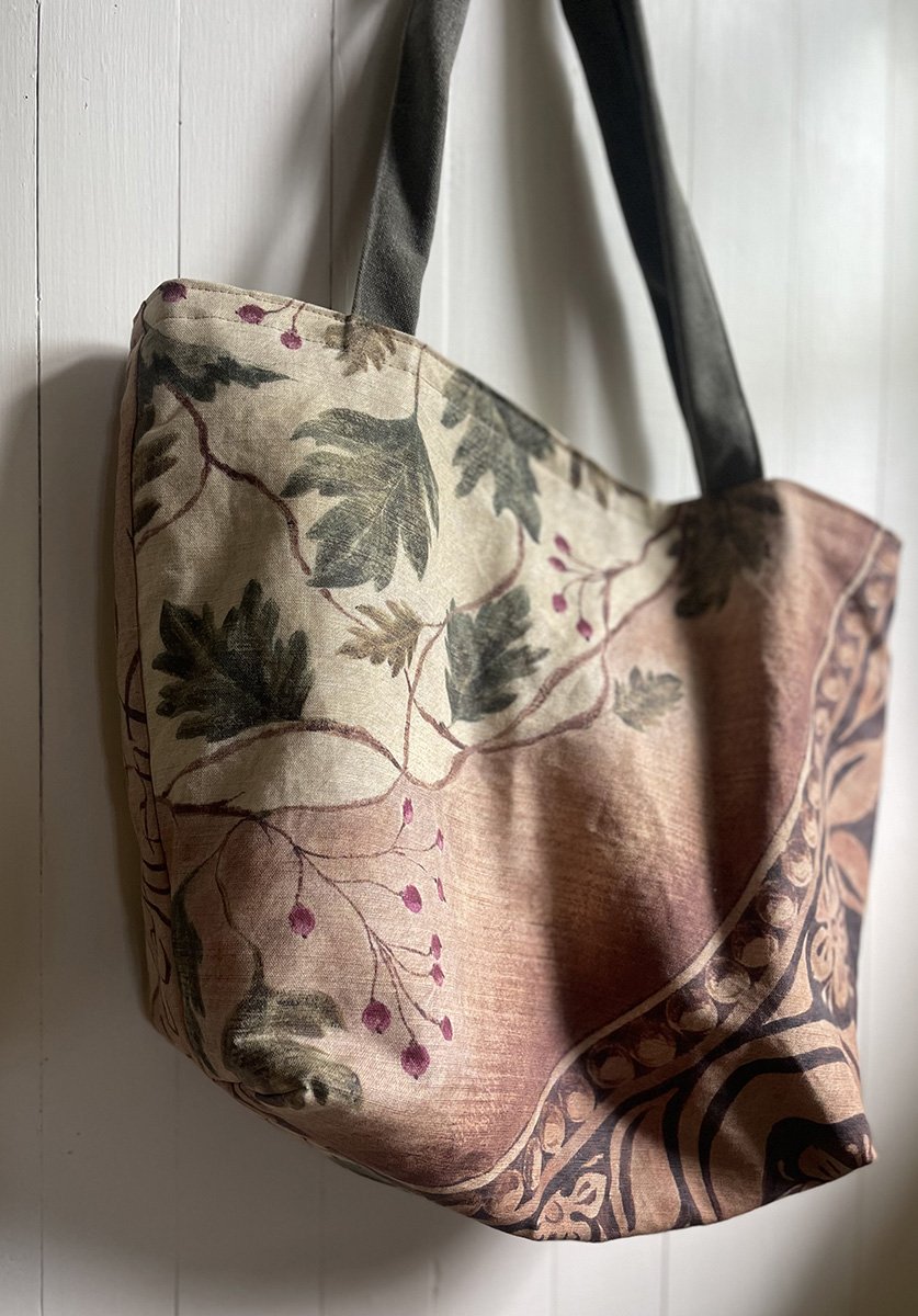 Hauthorne Queen bag 4.jpg