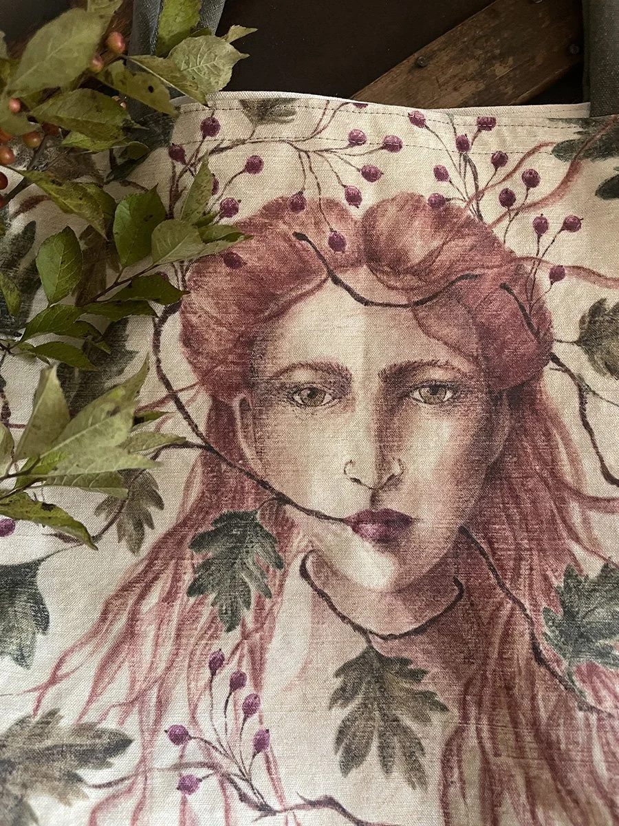 Hauthorne Queen bag 3.jpg