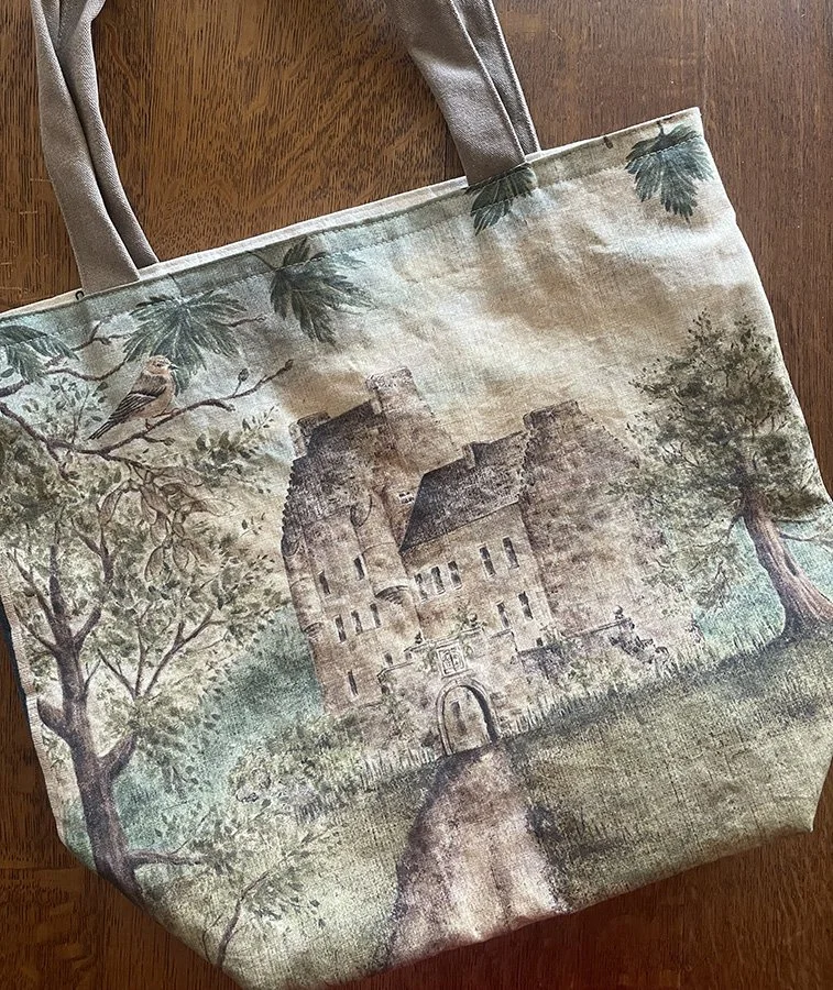 Lallybroch tapestry bag by Talufane