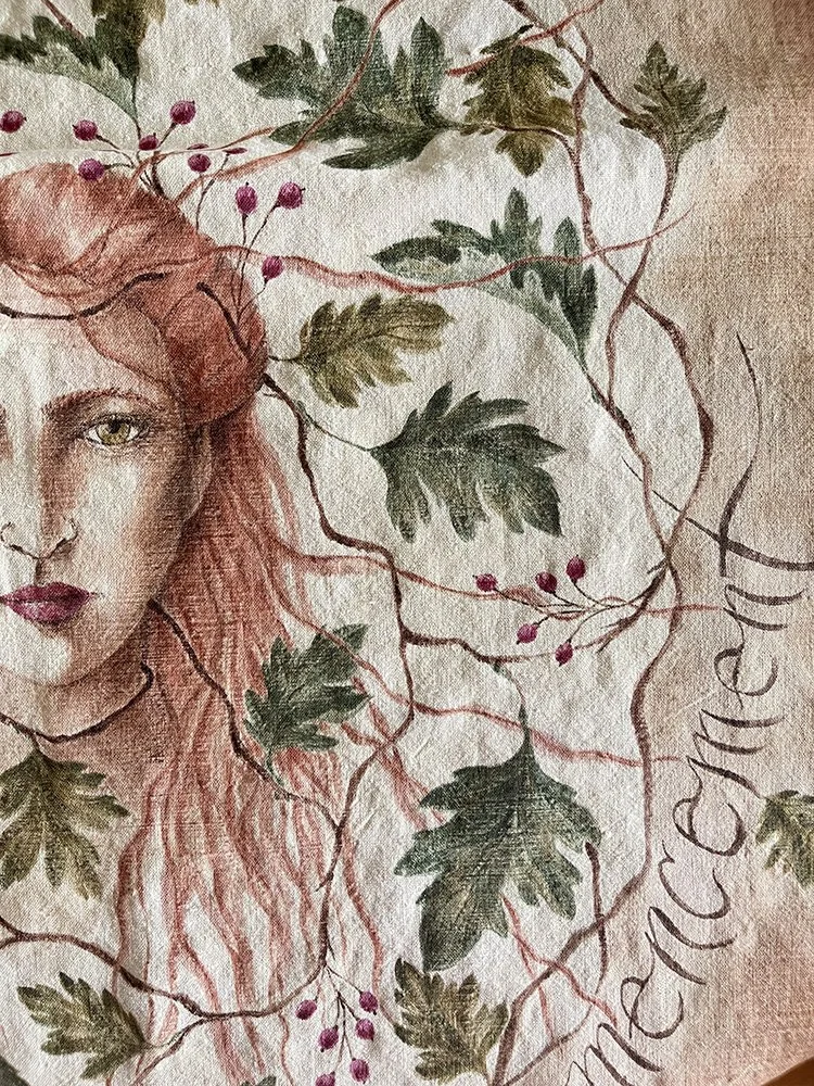 Hauthorne Queen tapestry 8.jpg