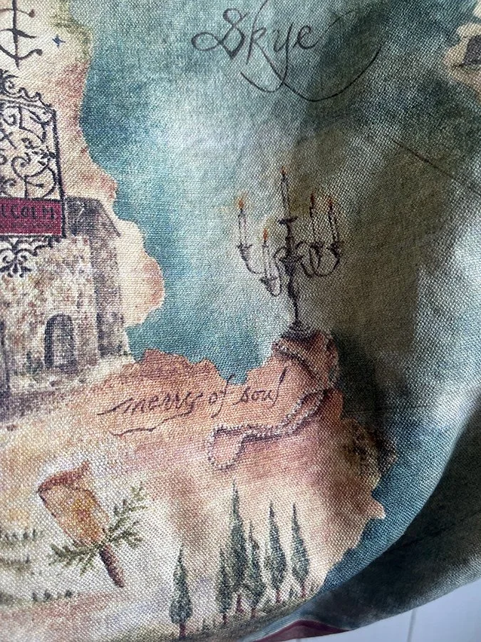 Outlander-inspired linen painting bag by Talufane
