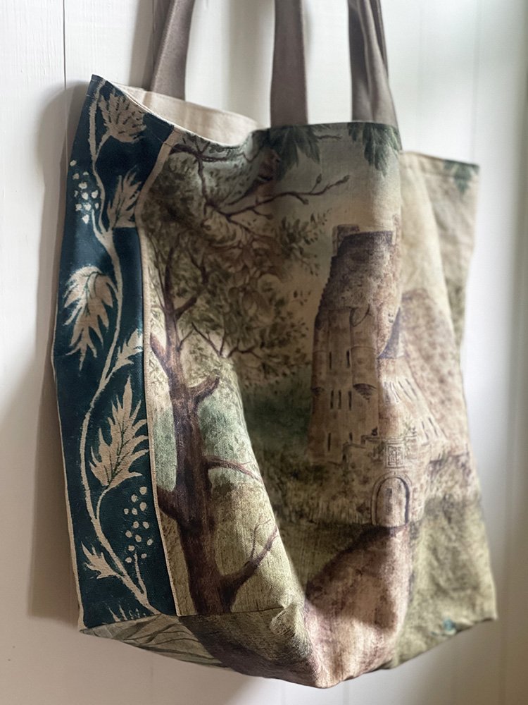 Outlander-inspired linen bag with paintings by Phoebe Stout for Talufane