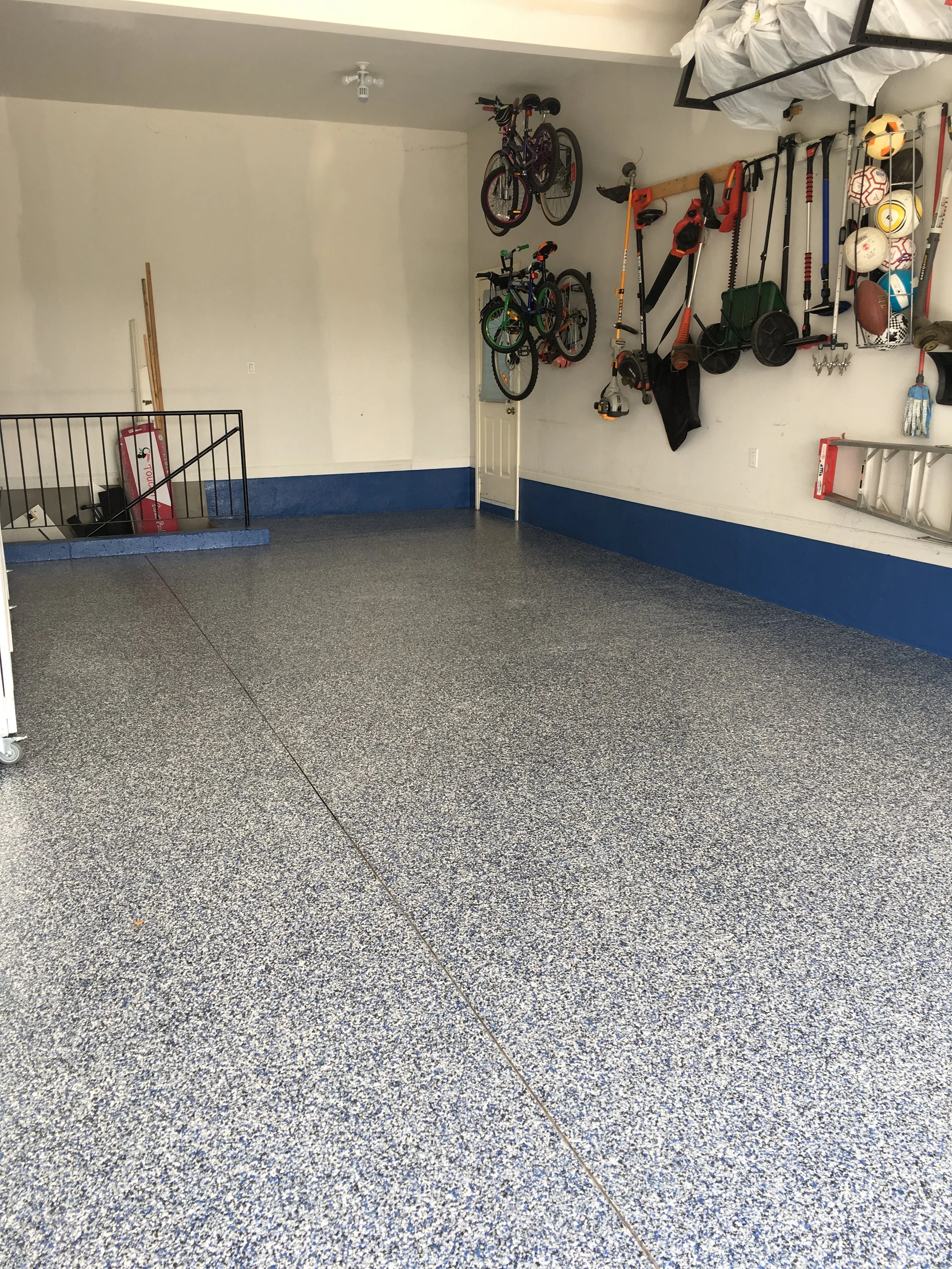 Saphire paint flake floor system 