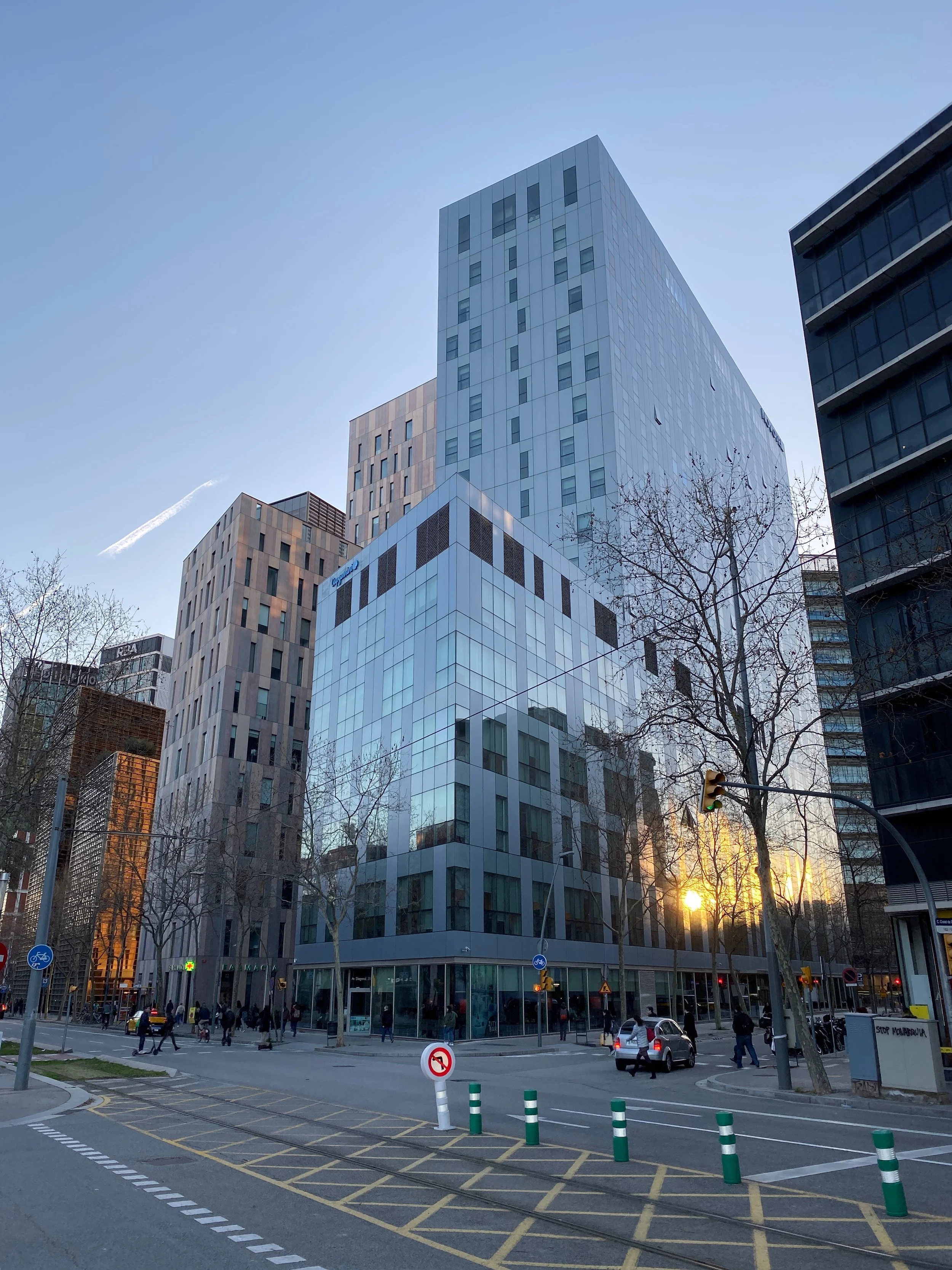 El Poblenou Architecture and Street Art Running Tour