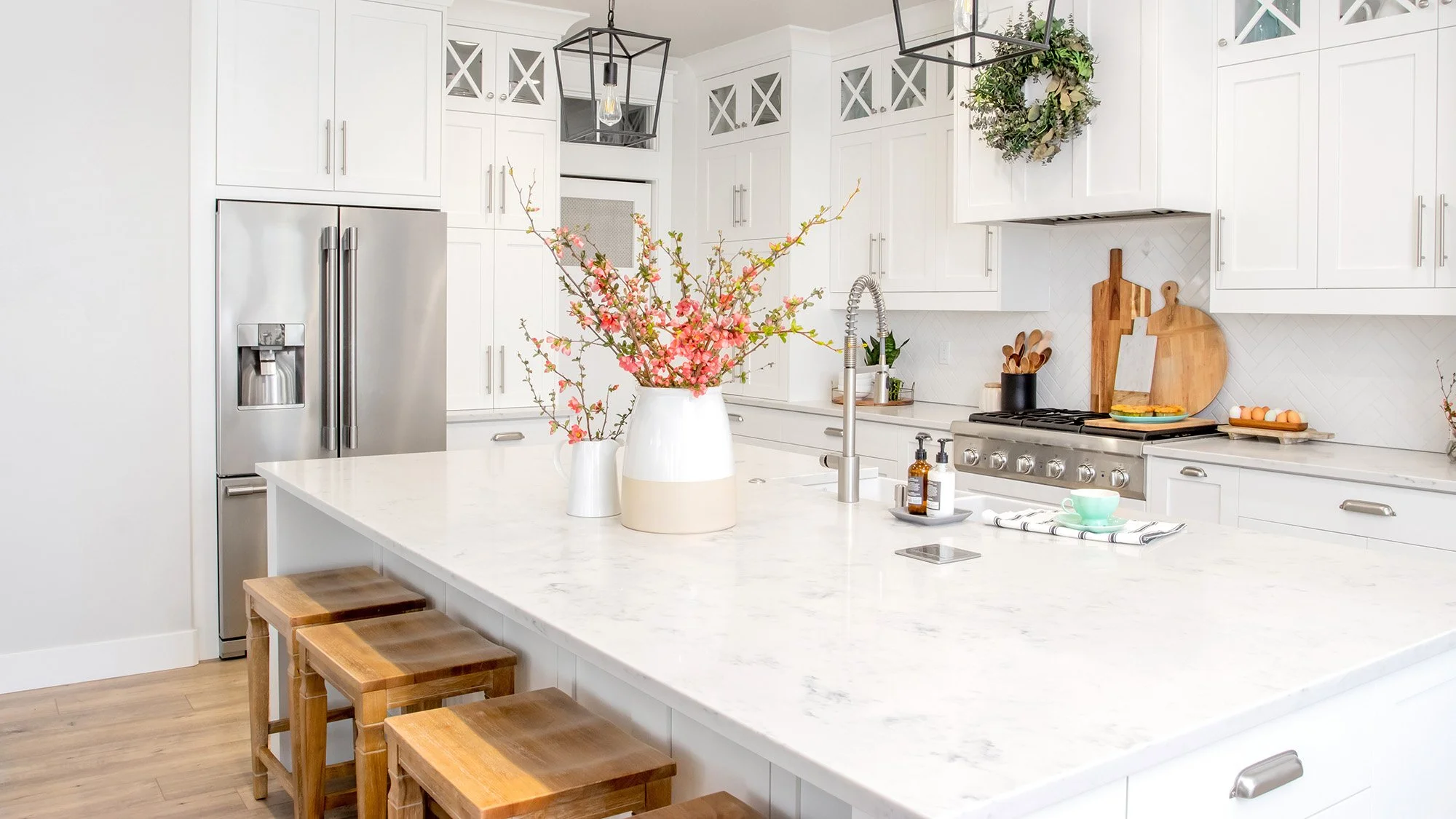 AdobeStock_KitchenWhite2_quartz.jpg