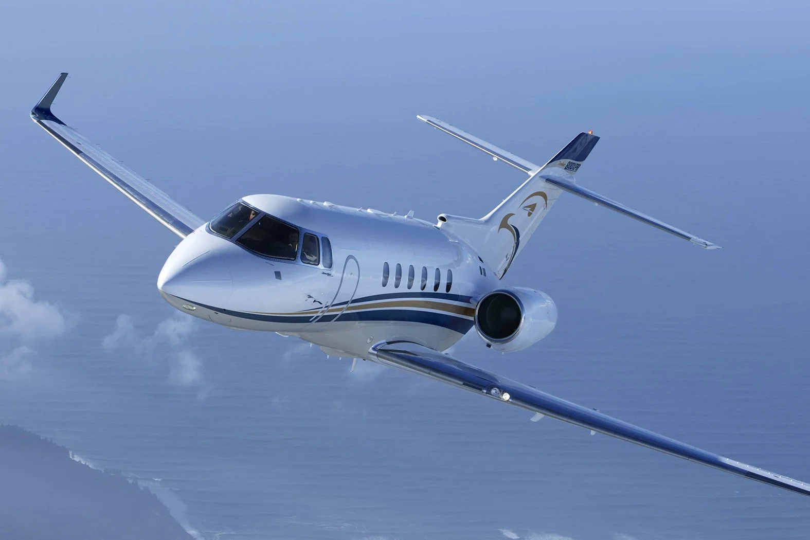 Hawker 400XP exterior