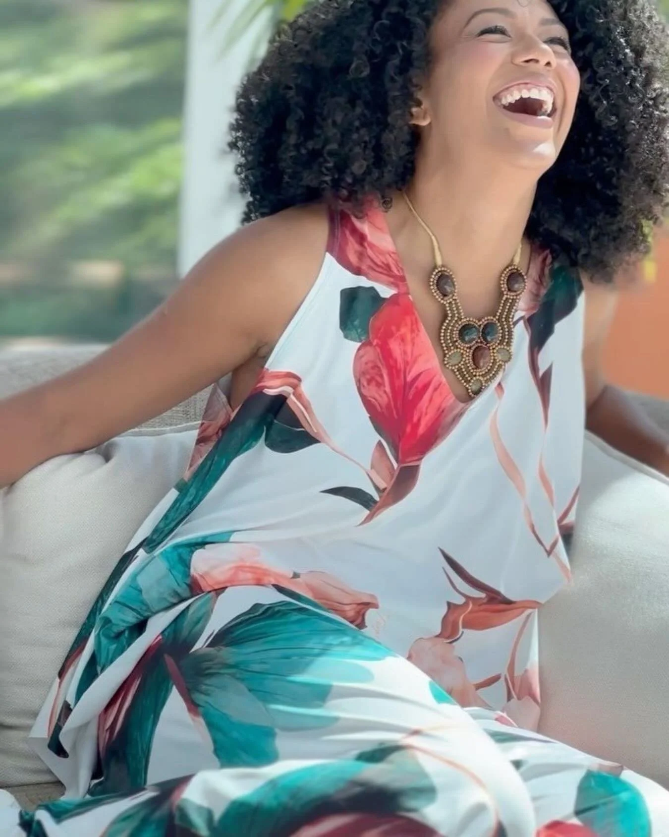 Vestir-se bem nunca foi t&atilde;o f&aacute;cil. Criamos roupas que fluem com o seu dia, combinando praticidade e sofistica&ccedil;&atilde;o para uma moda descomplicada e irresist&iacute;vel.

Conjunto: Tropical Brasil por Raquel Araujo

#Tr&oacute;p