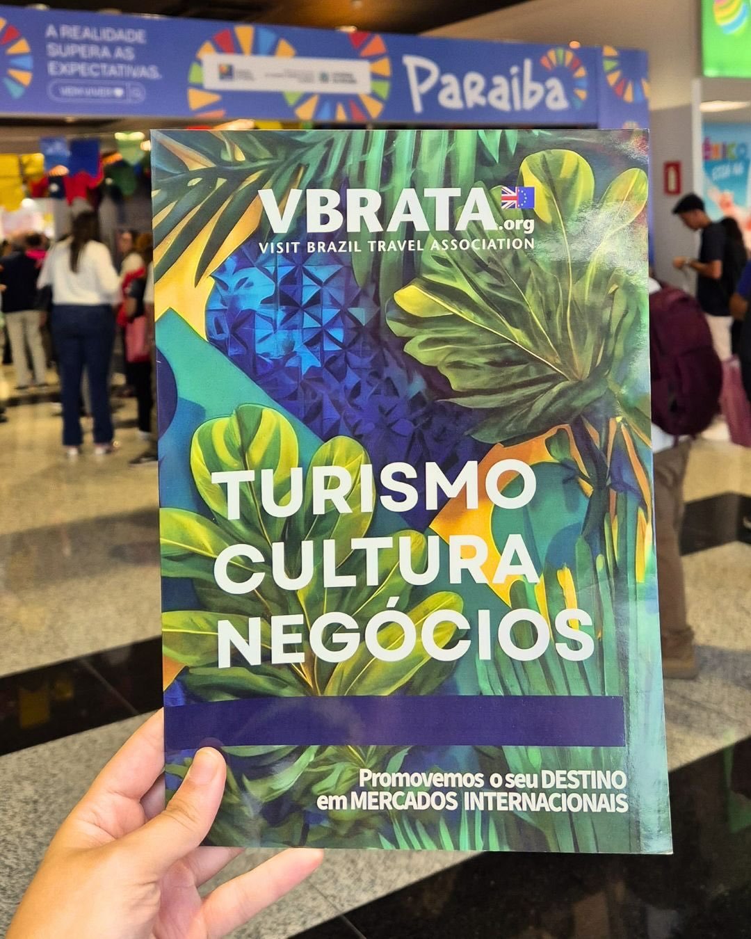 Enquanto isso em S&atilde;o Paulo&hellip; a VBRATA lan&ccedil;a seu brand visual 2026 na WTM Latin America. 🇧🇷✨

Um visual que &eacute;, essencialmente, um blend do Brasil.
Cores que vibram, texturas que contam hist&oacute;rias e uma composi&ccedil