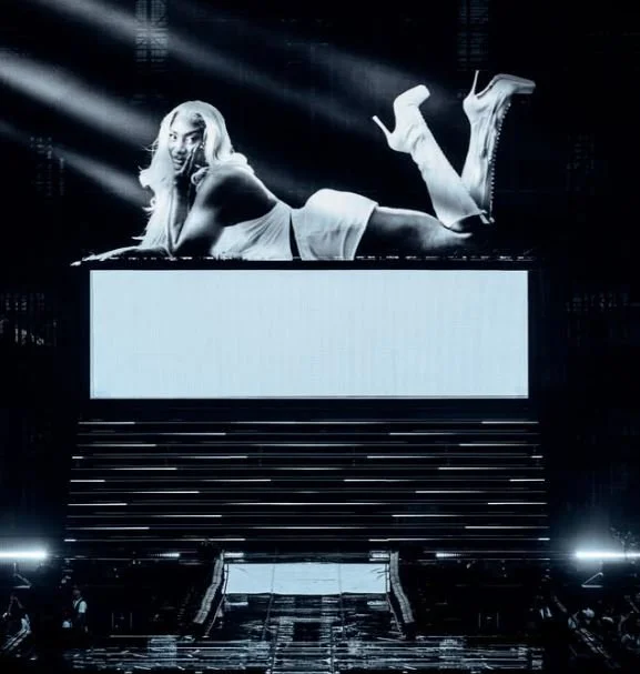 AYA NAKAMURA -STADE DE FRANCE - VISUAL CONTENT