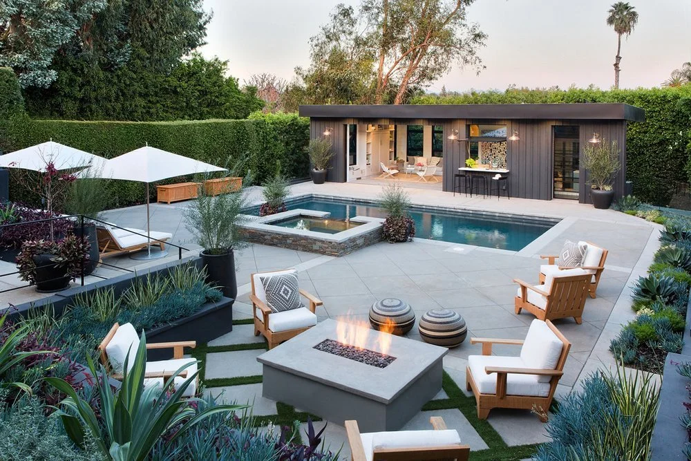 WAYS TO DRESS UP YOUR PATIO