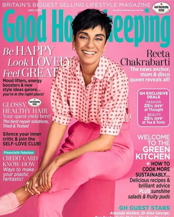 I've been beside myself waiting for these to come out.  The delightful and breathtaking @bbcnewsuk Reeta Chakrabarti,  Good Housekeeping, June cover star. ✨️
Beautiful skin so lightly prepped skin with Dynamic Resurfacing Pads and Pro Collagen Rose M