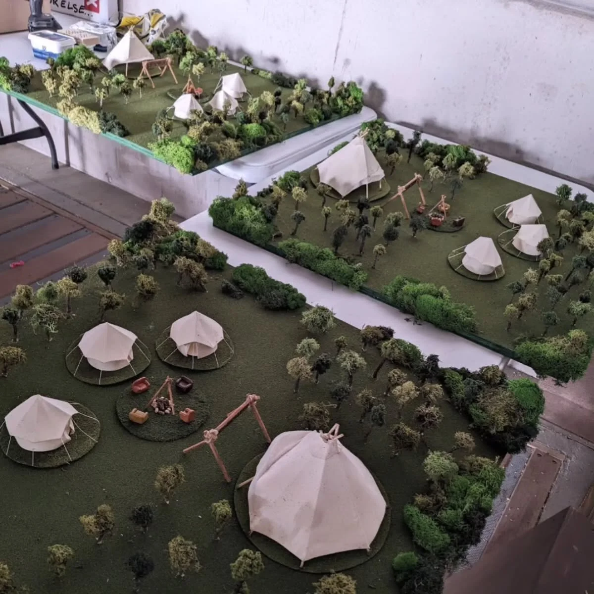 If you haven't watched David Mitchell's Outsiders on @dave_tvchannel then I would like to direct you to episode 4 of the new series as I got the opportunity to build 3 miniature replica models of the campsite for the 'Town Planning' task 🏕️

It was 
