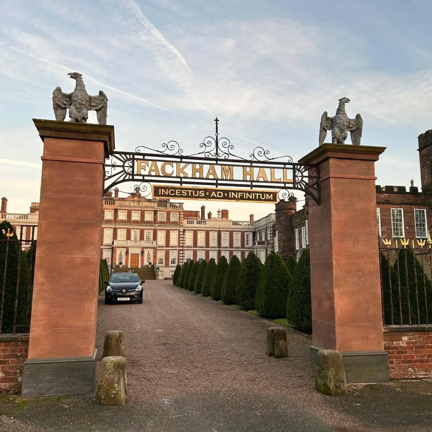 Cheeky little CNC signage job for Fackham Hall!
Made last year with crew from @helloh_construction

#cnc #film #manchestermaker #perioddrama #setbuilder
