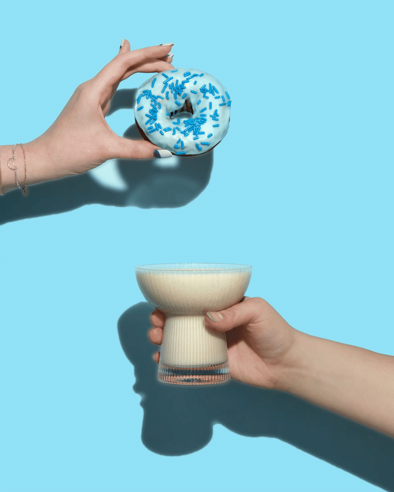 WM_OATdonutdunk_4x5_R2_DonutSprinklesDunk.gif