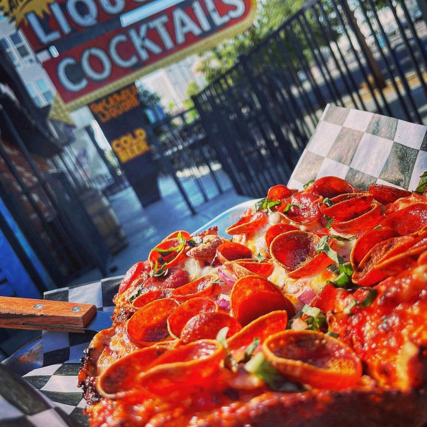 Guess what? Pizza, but... guess when? Every day, my friend. Our kitchen is open 3-10pm on the weekdays and 3-12am on the weekends! Guess why? 🍕pie. ☢️

#AtomicLiquors #Atomic #FremontEast #VegasBars #LasVegas #OldVegas #Downtown #DowntownLasVegas #D