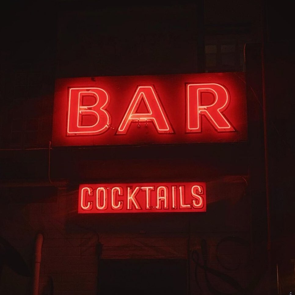 The neon signs outside warm us up inside like a nice shot of whiskey in the belly. 🥃☢️

📸 @fiendcult 

#AtomicLiquors #Atomic #FremontEast #VegasBars #LasVegas #OldVegas #Downtown #DowntownLasVegas #DTLV #Vegas #DowntownVegas #FremontStreet #Downto