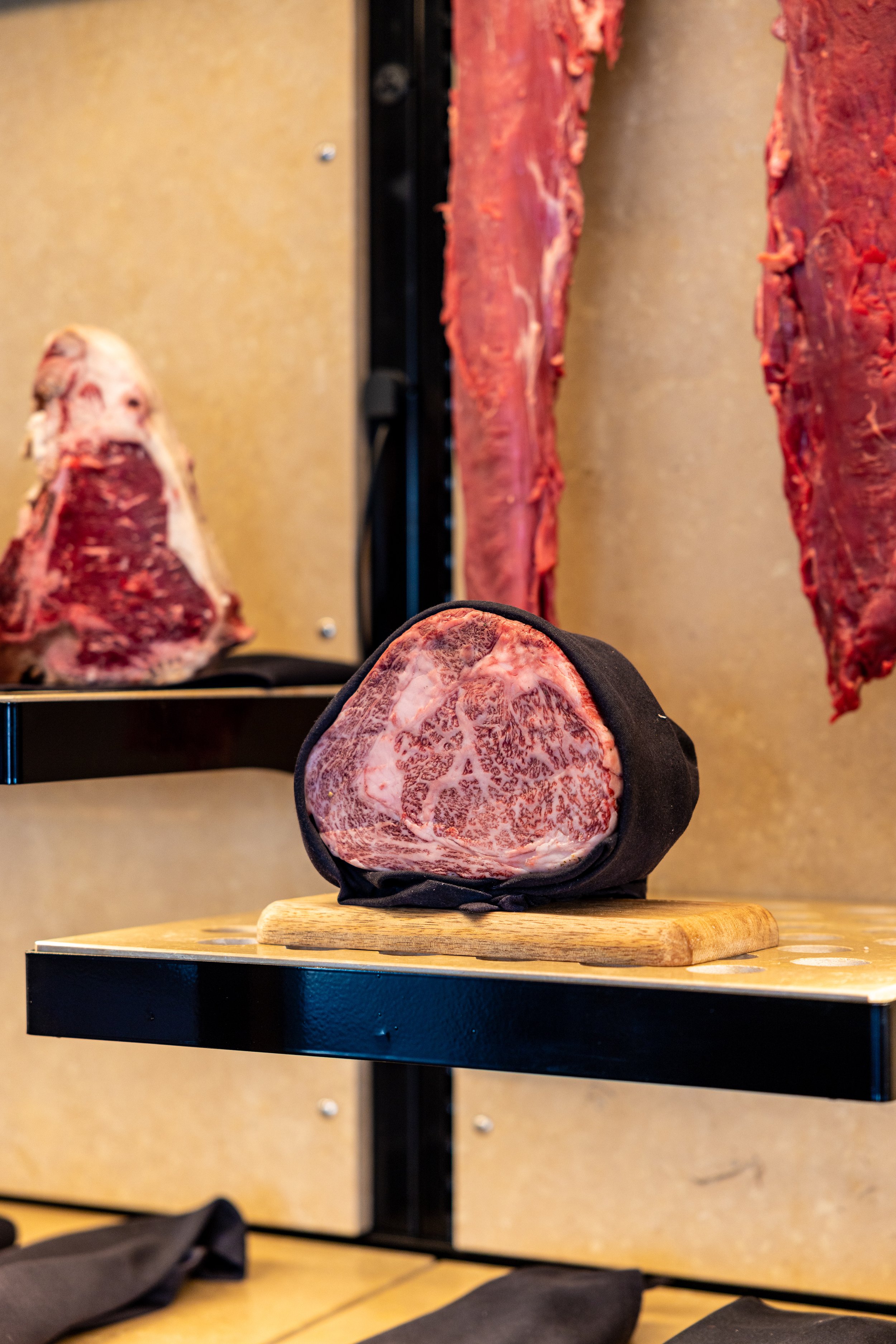 230111 Beef Bar Meribel -1260 - Cedou.jpg