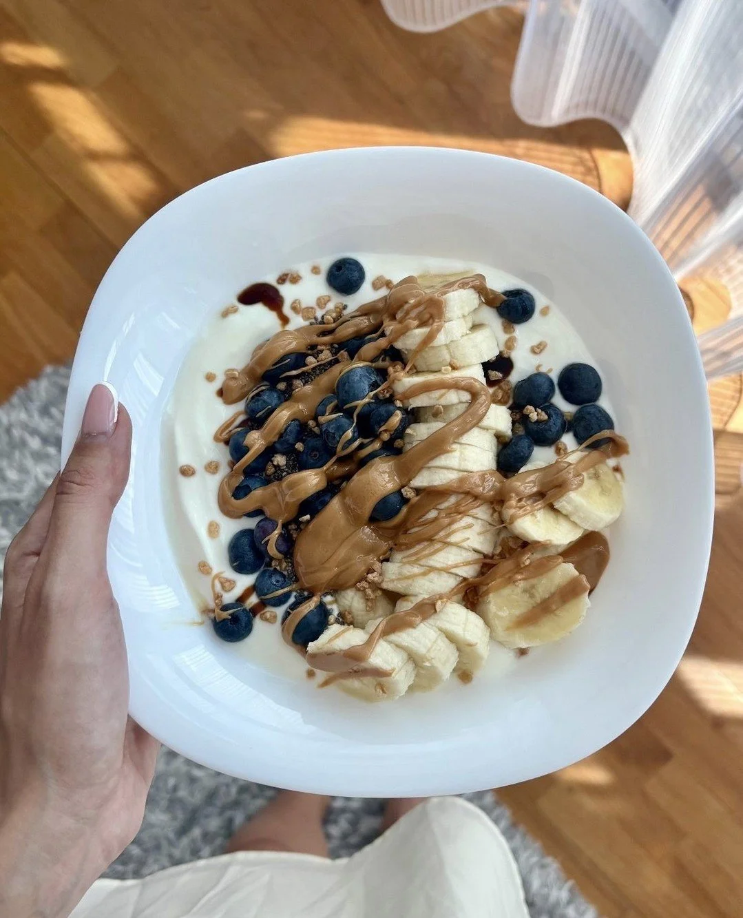 Continuing our &quot;What to eat in Menopause&quot; series (because yall loved the recommendations so much)⁠
Lets get into snacks, because who can resist that 2pm stomach growl?⁠
⁠
Greek Yogurt Parfait⁠
Top plain Greek yogurt with berries, a sprinkle