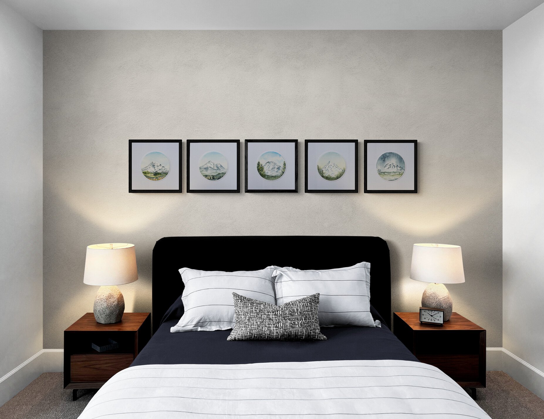 Comfy_bedroom_with_side_tables_and_lamps.jpg