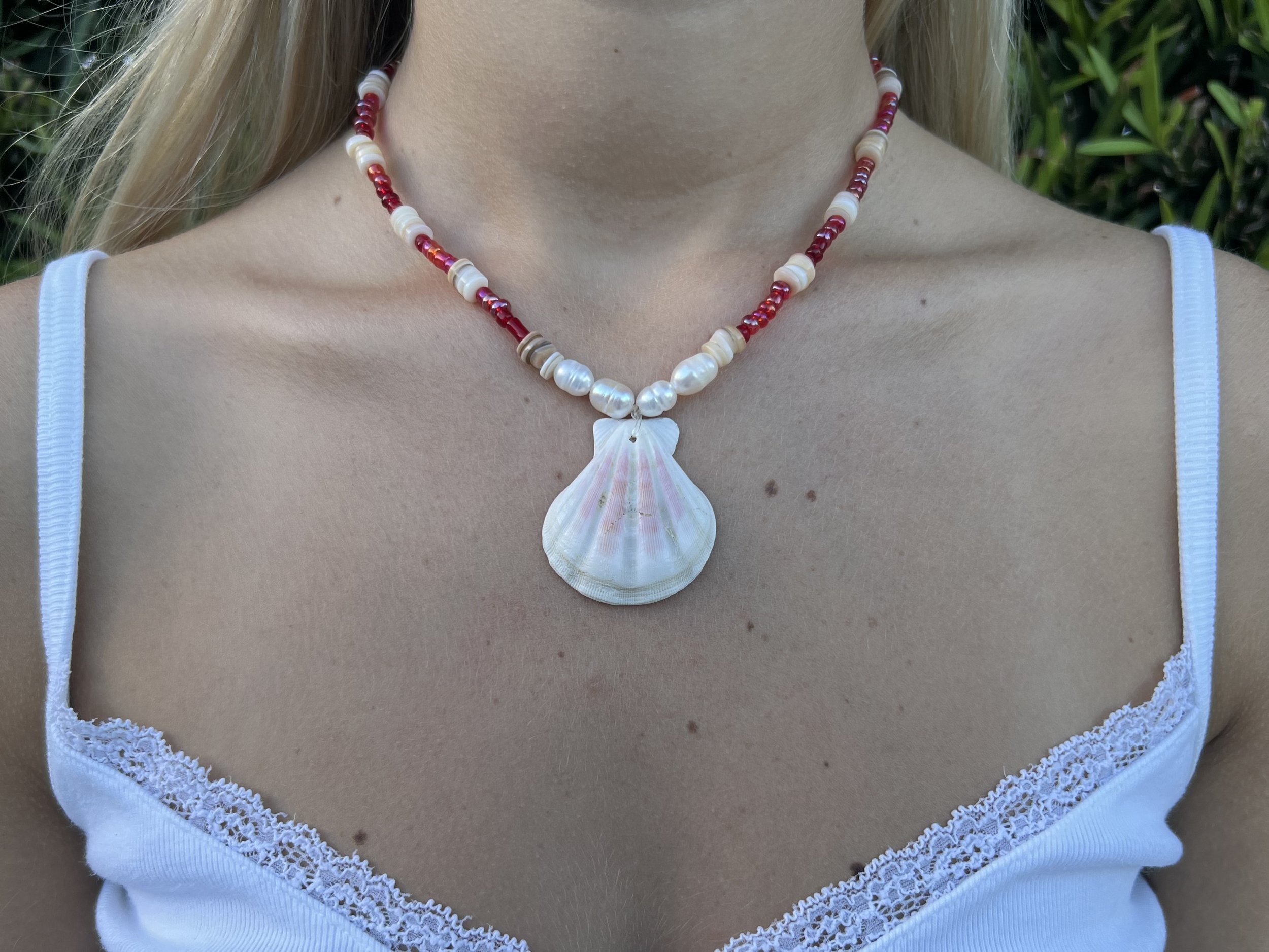 Pink Beaded Necklace With Clam Shell