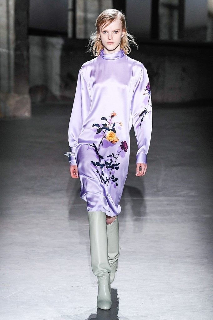 dries-van-noten-8-sdr0110-1551290667.jpg
