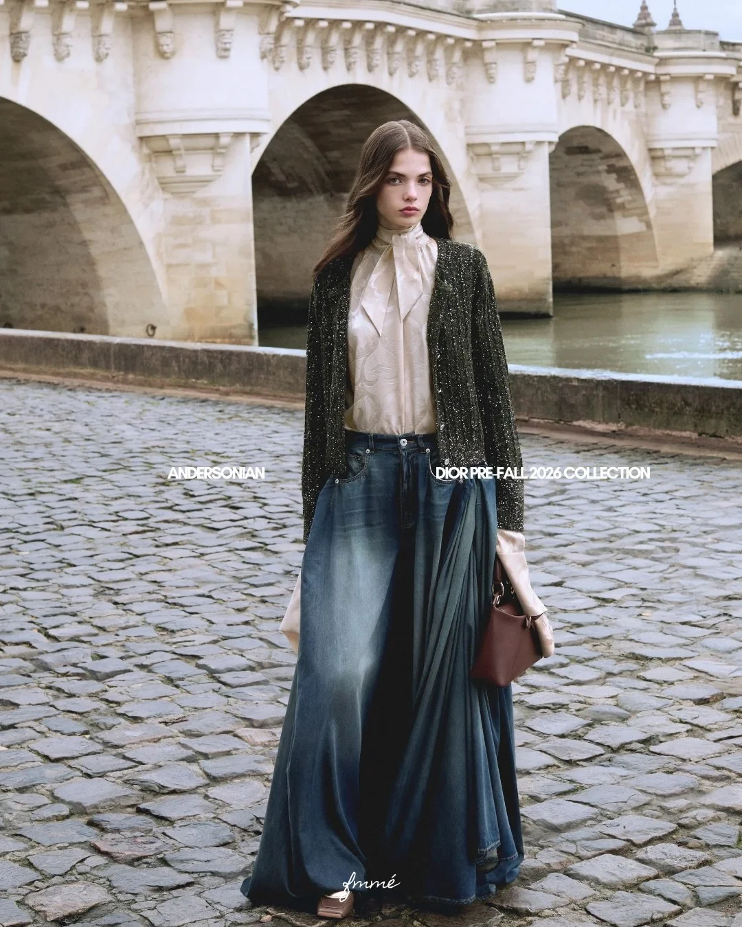 Dior Pre-Fall 2026 by @jonathan.anderson is giving classic Dior, but make it modern. Think reworked Bar jackets, sculptural denim, cozy-but-couture coats, and silk dresses that feel effortless yet iconic. Tradition meets attitude, elegance meets ease