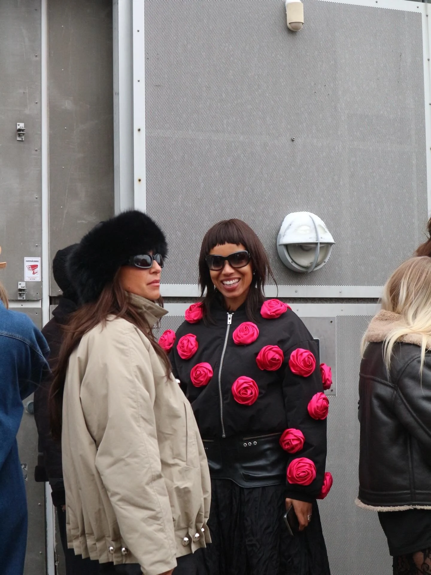 Copenhagen Fashion Week Day 1 and the streets officially became the main runway.

From perfectly layered trench coats and oversized blazers to cozy knits paired with statement boots, bold bags, and playful accessories, Scandi style showed once again 