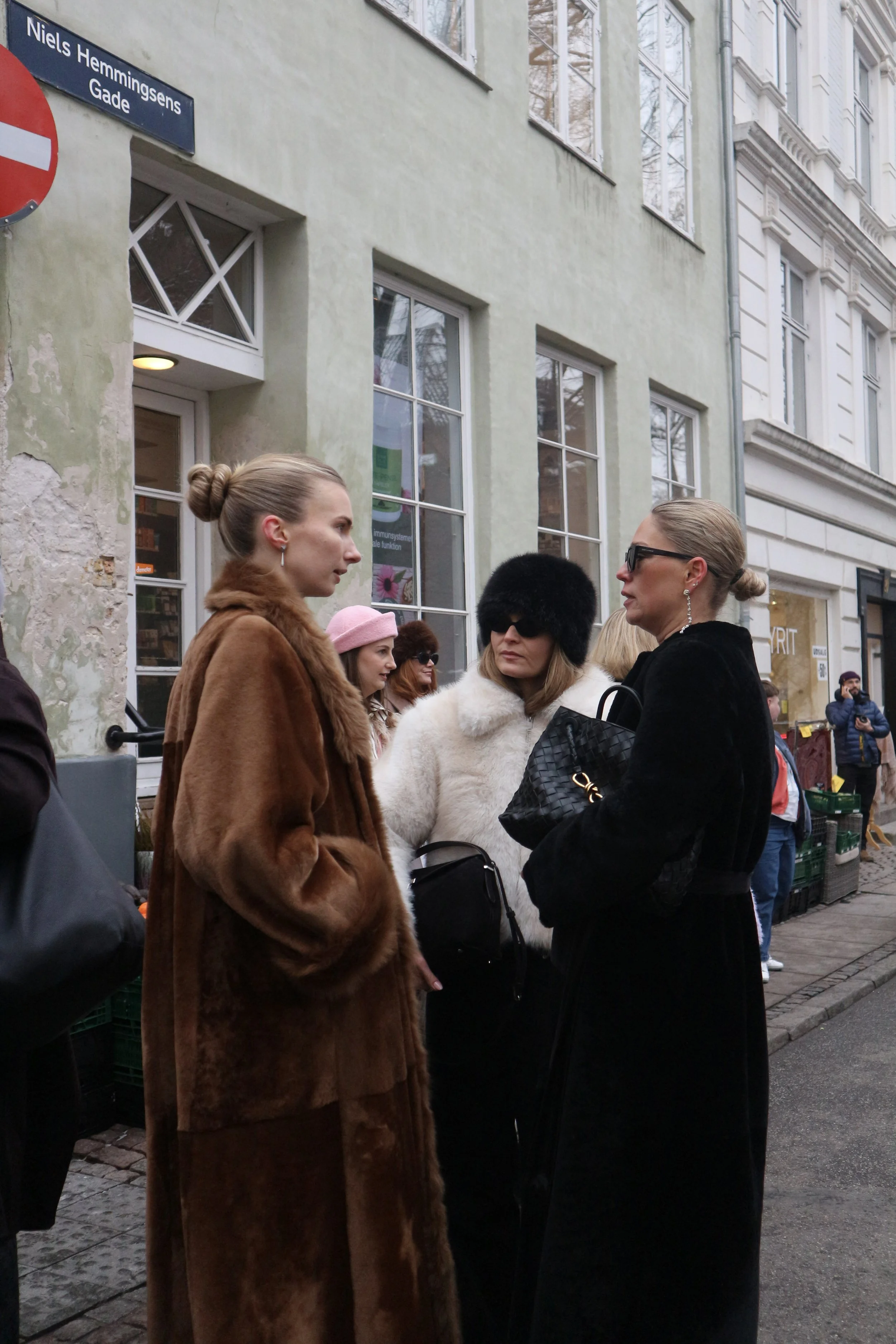 CPFW_AW26_STREETSTYLE_DAYTWO_ALEXIAKASABIKA008.jpg