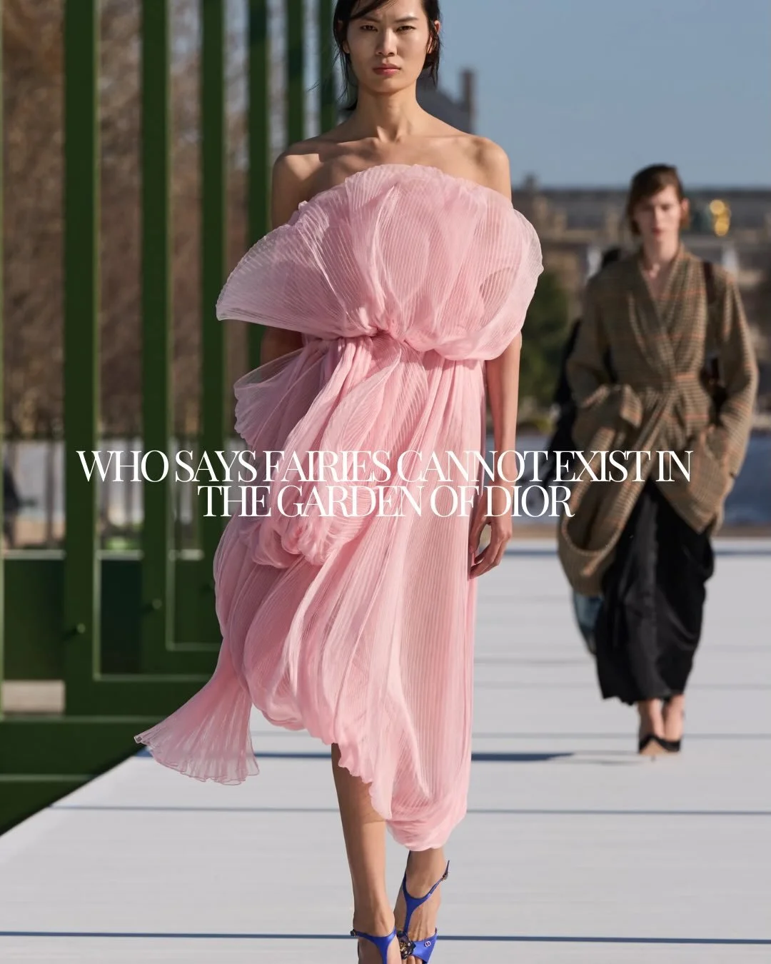 Yesterday&rsquo;s @dior Fall-Winter 2026 ready-to-wear show at Paris Fashion Week felt like fashion poetry in motion. A runway set inside the Jardin des Tuileries that looked less like a catwalk and more like living art. Surrounded by water lilies an