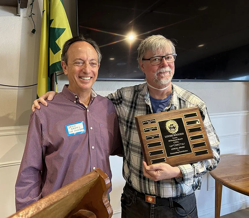 David Harris presents Louise Boggess Award to David Strom