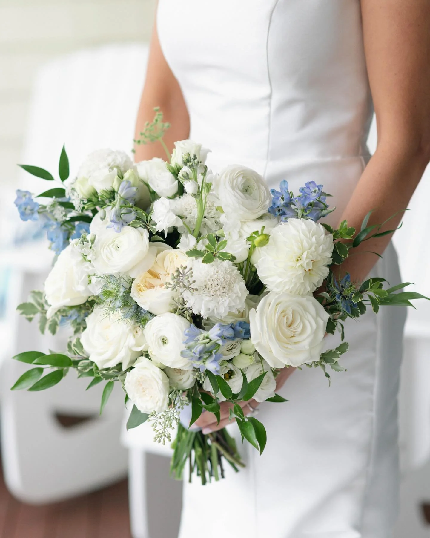 Hers and his 🤍
&bull;
&bull;
&bull;
#bostonweddingflorist #newenglandweddingflorist #MAweddingflorist #massachusettsweddingflorist #brideandgroom #weddingflowers #2024wedding #2025weddingplanning#2025brides #RIweddingflorist #eventflorist #MAeventfl