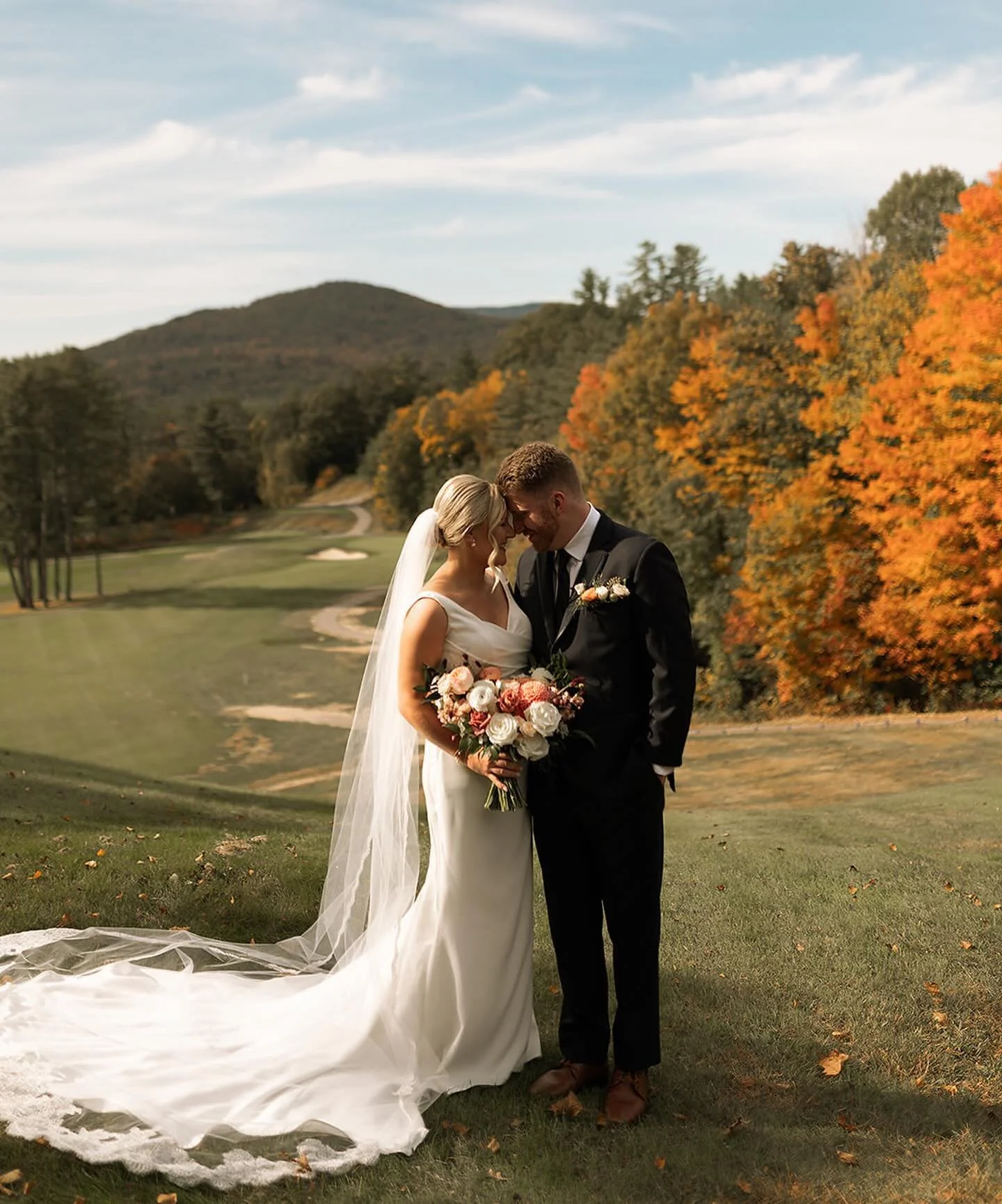 Sneak peaks from an amazing day up at @owlsnestresortevents @owlsnestresortnh celebrating Sarah and John ✨🥂🤍 it&rsquo;s been such a fun year reconnecting with people from different chapters of life. Sarah and I went to UMass together and got reunit