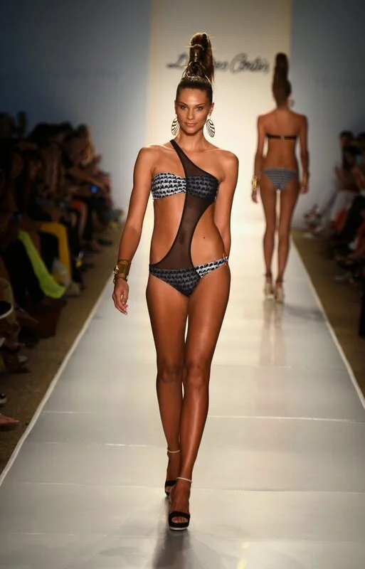 POWERFUL SAFARI BY DOLORES CORTEZ