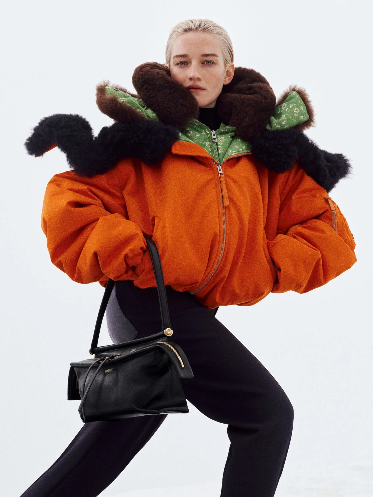 LOEWE_FW26_MAIN_CAMPAIGN_JULIA_GARNER_CROPPED_RGB_1_3x4.jpg