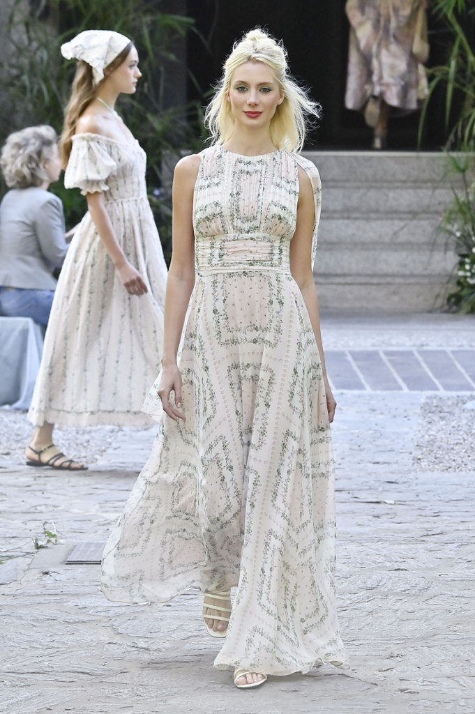 LOOK 28.png