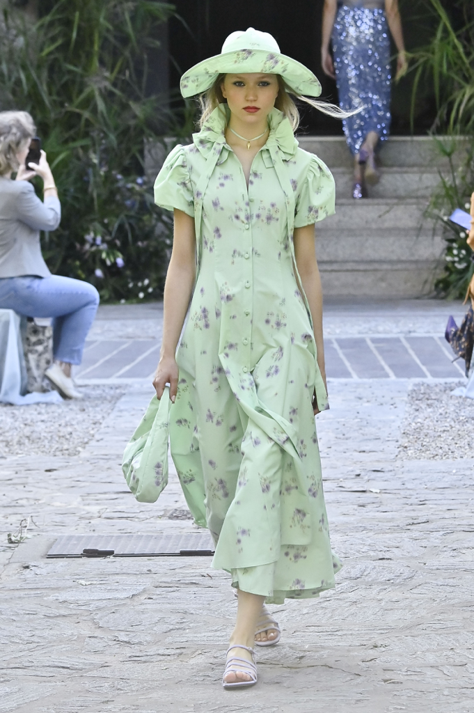 LOOK 44.png