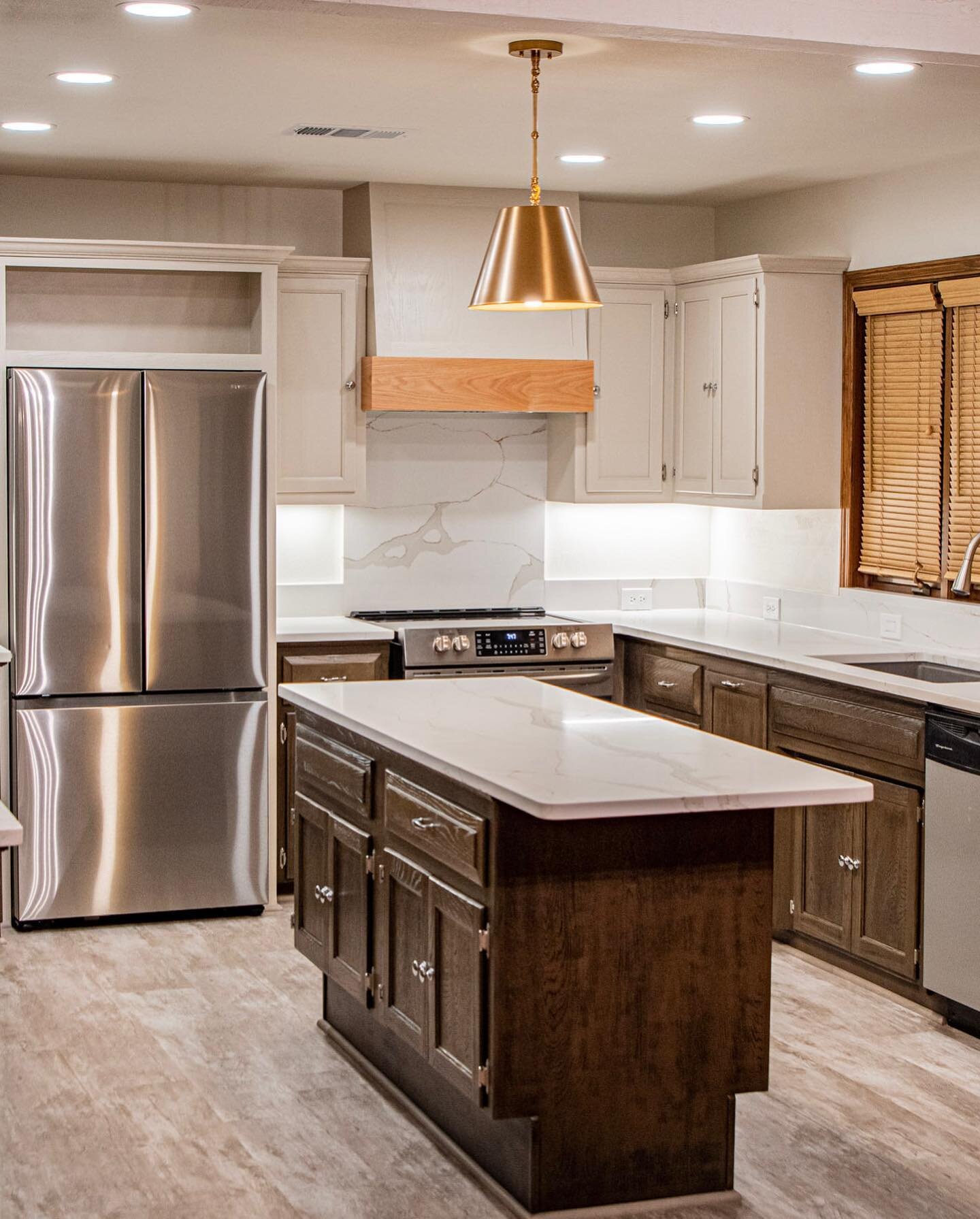 Cerused kitchen cabinets are a great way to add a touch of elegance and sophistication to your kitchen.

&bull;	Cerused cabinets are made by applying a special finish to the wood that highlights the natural grain.

&bull;	This gives the cabinets a so