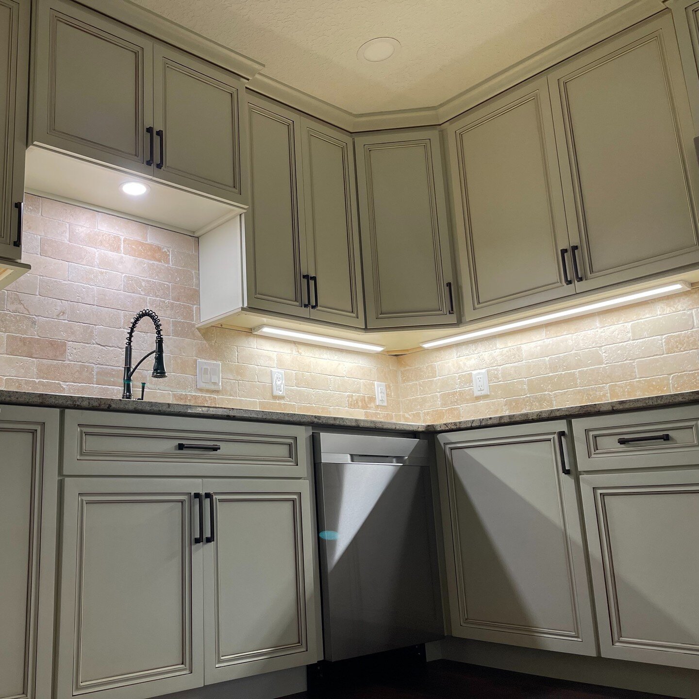 Transform your small kitchen into a space of both style and functionality with our custom cabinets! 

Our expert team, designs solutions that maximize every inch, tailored to your needs and style. Say goodbye to clutter and hello to a beautifully org