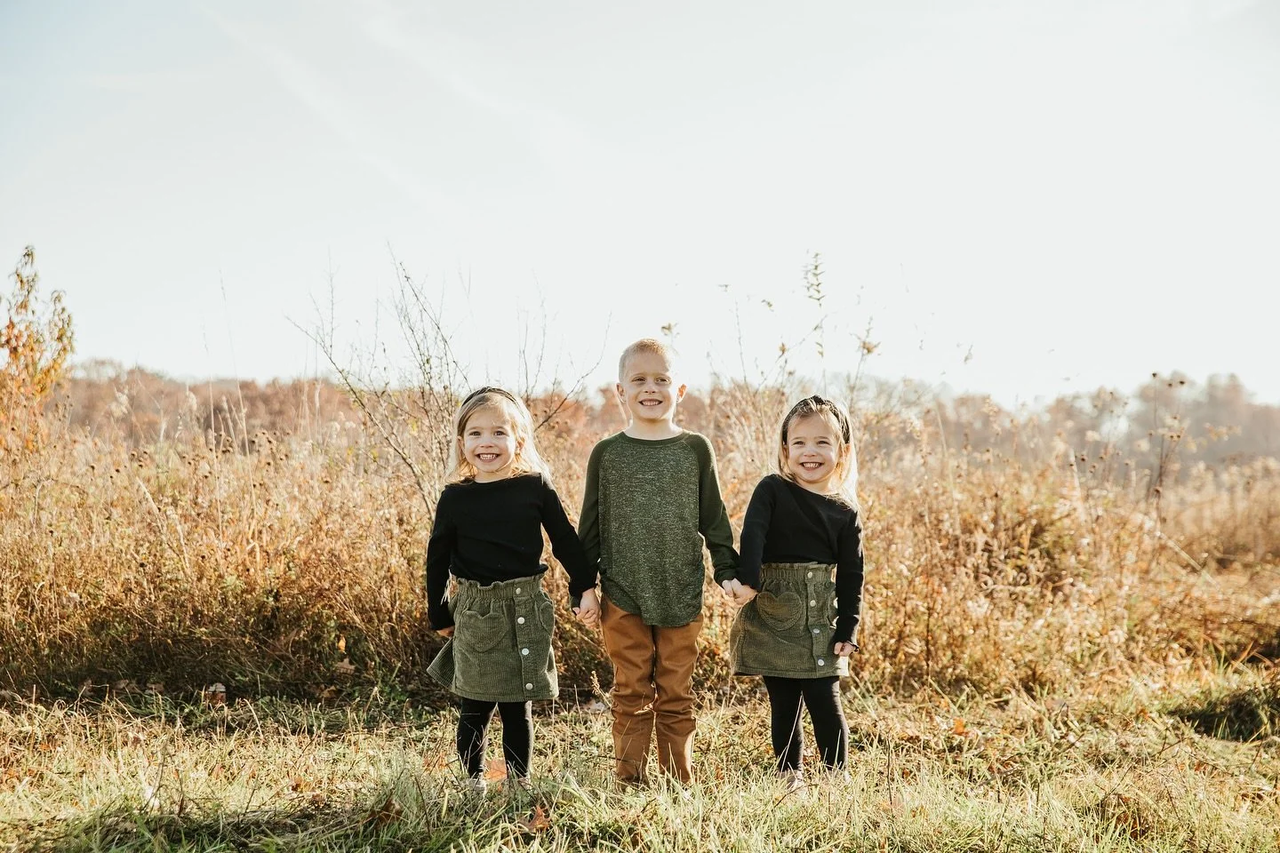 There is still time to get your Christmas card photos taken!!! 🎄
-
These cuties braved the cold for a chilly morning shoot followed by enjoying some mimosas and bloody marys together, our favorite kind of photoshoot!! 🥂
