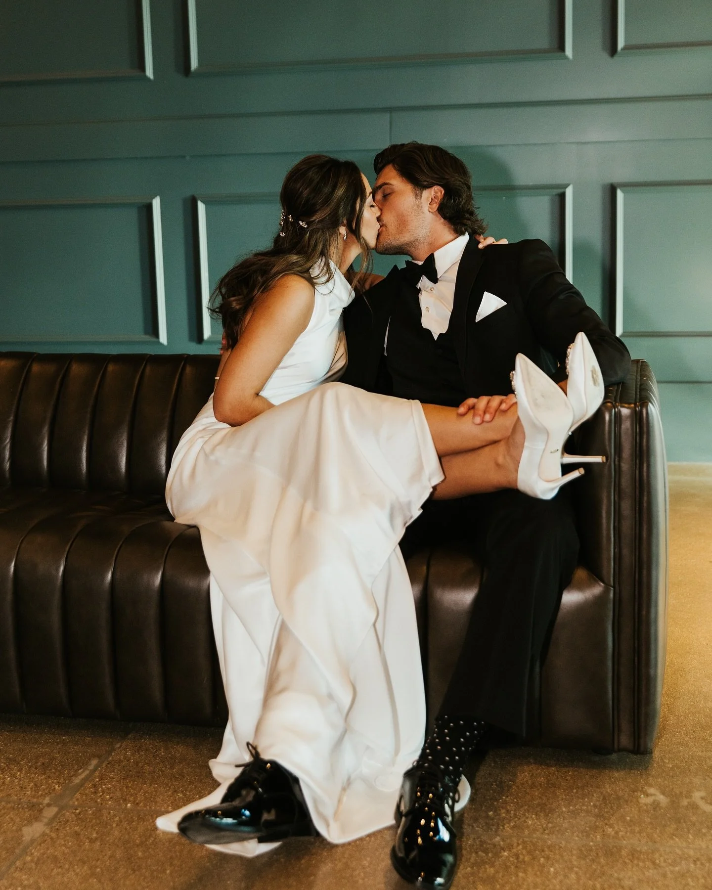 The Krafts 🤍 11.2.2024 
-
-
Planner: @sholehevents 
Venue: @thecrawfordvenue
Caterer: @woodenpaddle
Cake: @le_chocolat_du_bouchard
Photo &amp; Video: @sincerelyewm
Hair &amp; Makeup: @marekashleysalon
DJ: @musicbydesign
Photobooth: @theluxe.photoboo