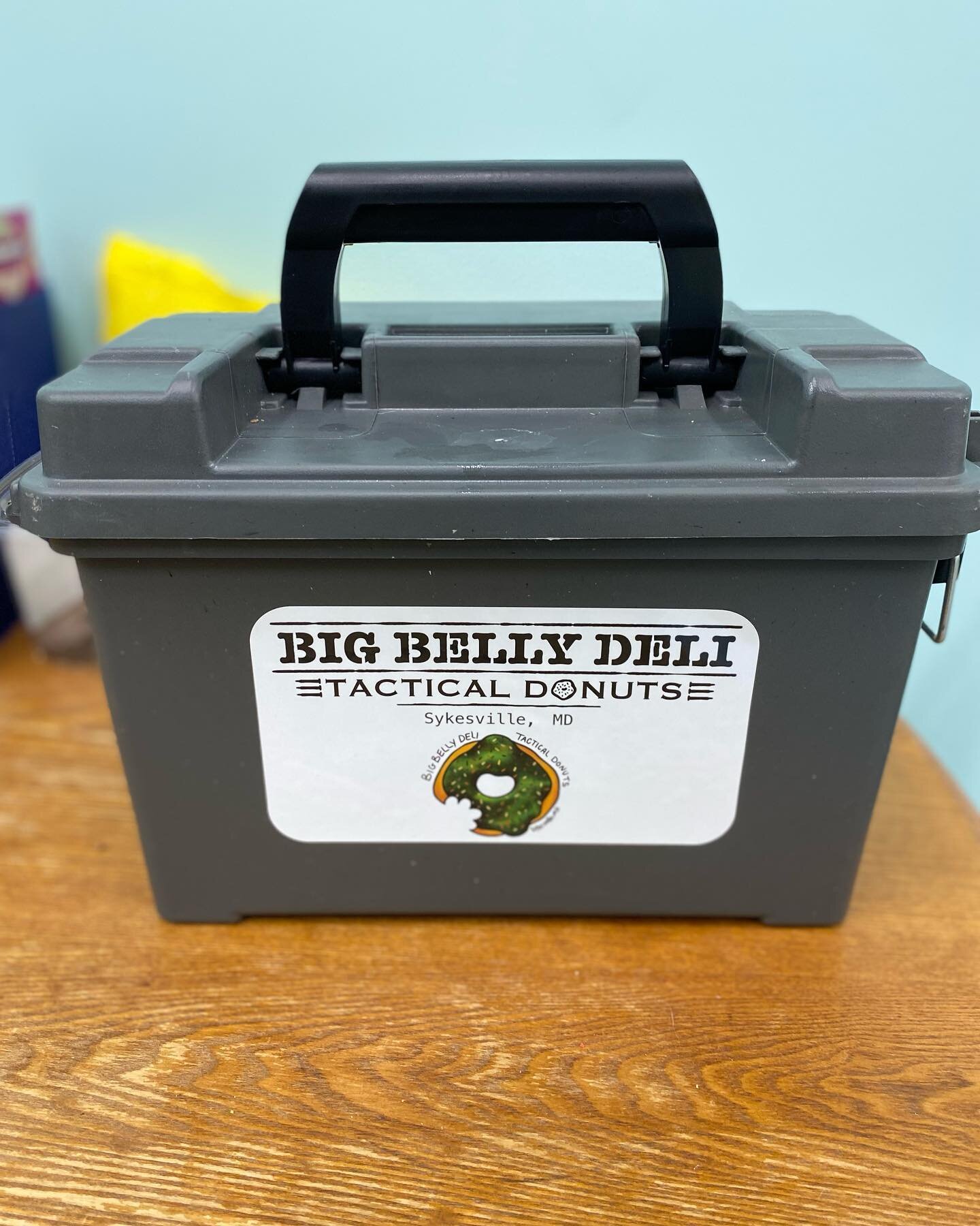 On 5/11 we were gifted the amazing Big Belly Deli @bigbellydeli donuts from Jasmines momma and this Friday we were gifted for the THIRD TIME a pizza lunch from Lunas dad! 😮 I&rsquo;ll say it once and I&rsquo;ll say it again, we are spoiled with the 