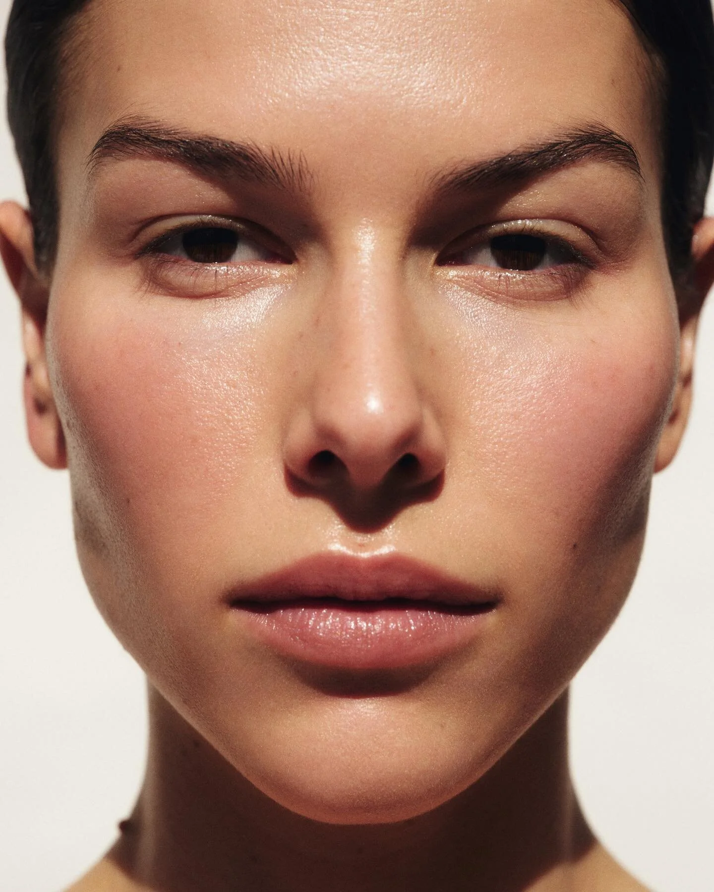 @helena.vestergaard @kultaustralia in @chanel.beauty @welovecoco 

By @chantellekemkemian @roseberystudios 
With @emilyrgibb 

Beauty by me @workagency using ~
Chanel Le Lift Flash Eye Revitaliser
Chanel Le Blanc Essence Lotion
Chanel Hydra Beauty Mi