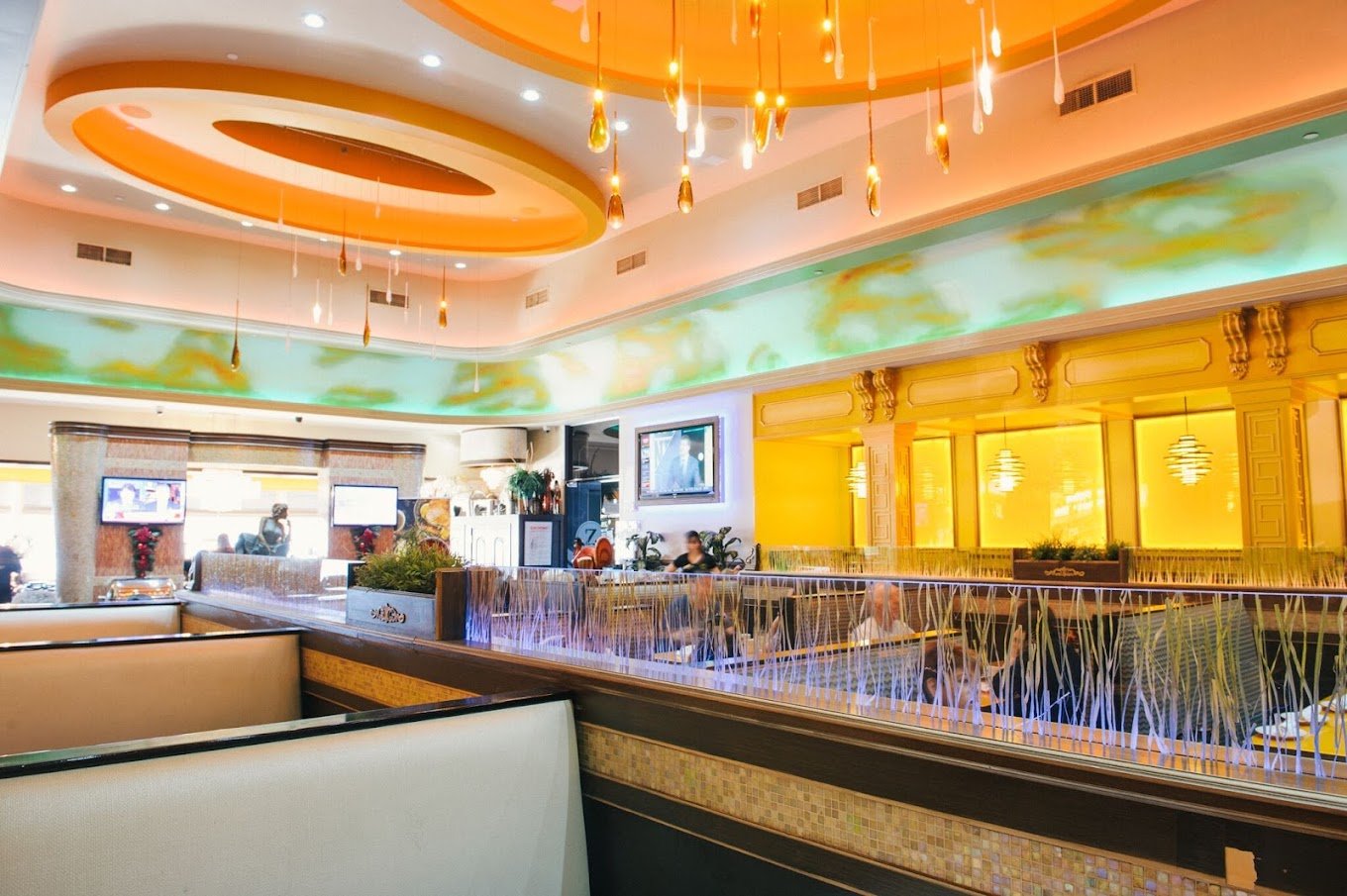 Z-TWO RESTAURANT & LOUNGE 2925 VETERANS ROAD WEST