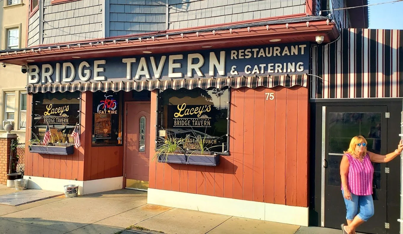 LACEY'S BRIDGE TAVERN 75 INNIS STREET