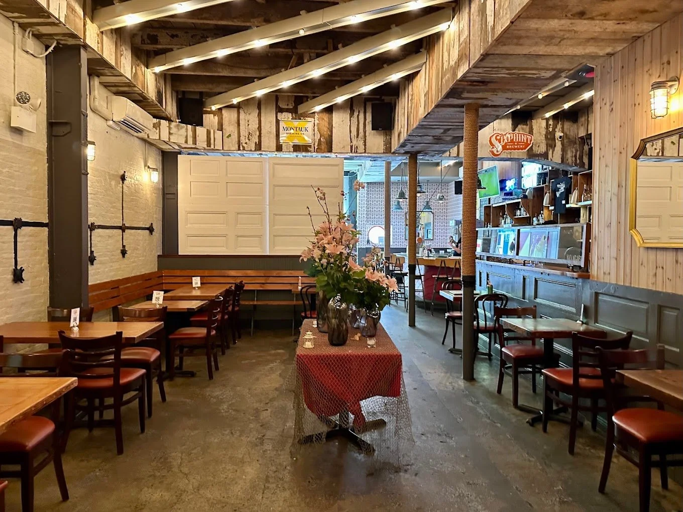 RED HOOK LOBSTER POUND 284 VAN BRUNT STREET