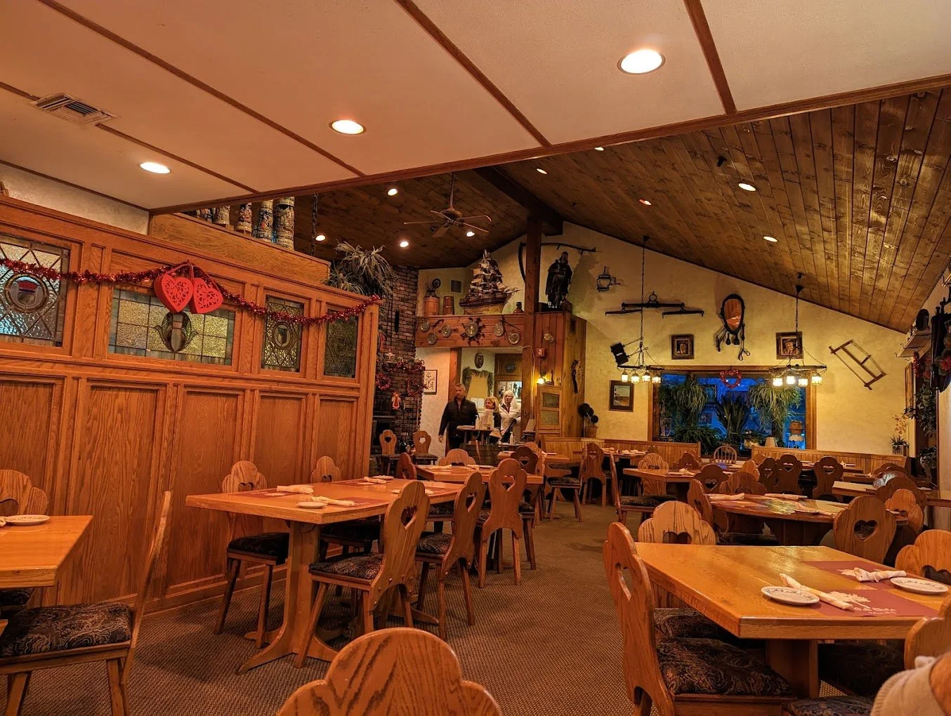 OAK CHALET 1940 BELLMORE AVENUE