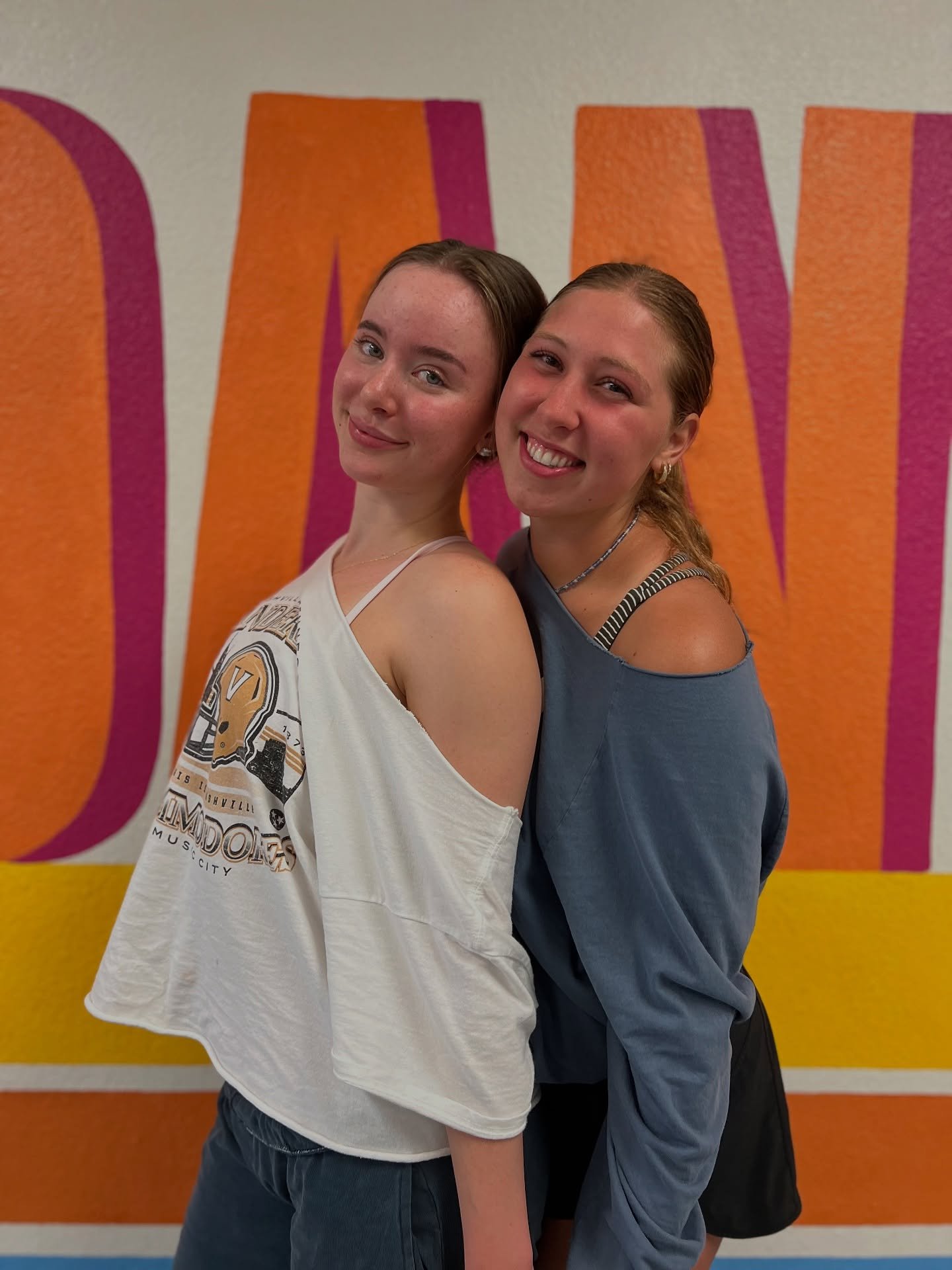 Once a Dancer, Always Family🧡🩵
Our hearts are full after having two of our amazing alumni back in the studio! They danced full out, radiated joy, and reminded us what it means to lead with Technique, Confidence, and Character. 💫
There&rsquo;s noth