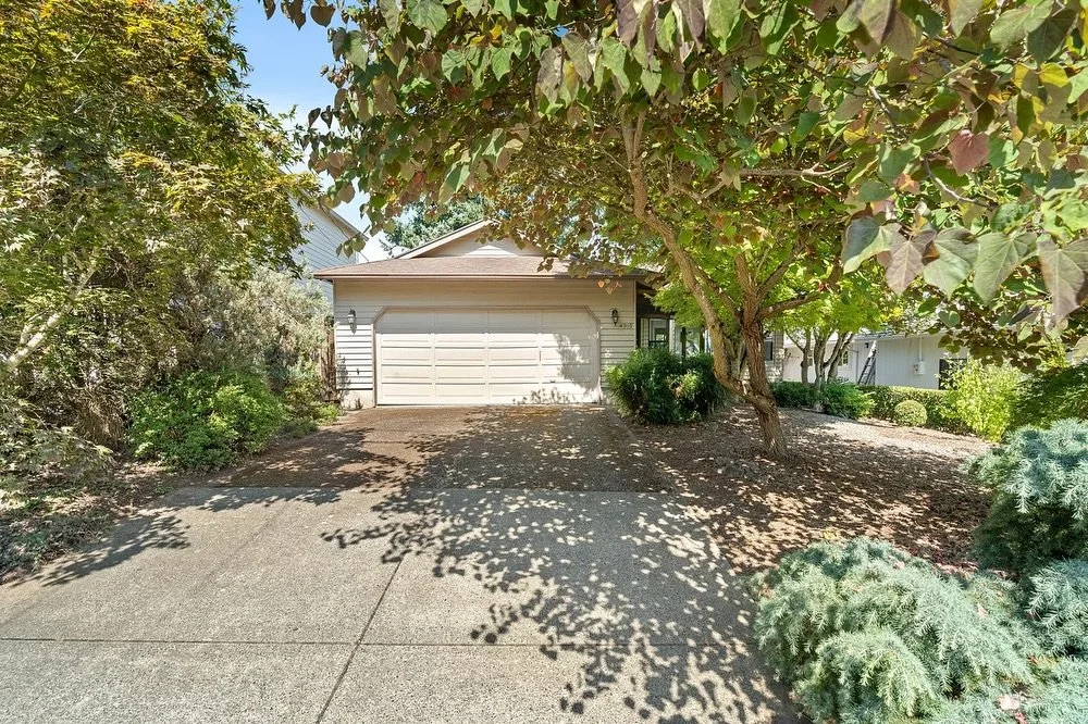 NEW LISTING - it&rsquo;s Magic on Marigold. Y&rsquo;all, marigolds are low-maintenance, thrive in full sun and offer the fall joy we all need just like this house. I think they grow better with vaulted ceilings, a cozy fireplace, 2x dining rooms for 