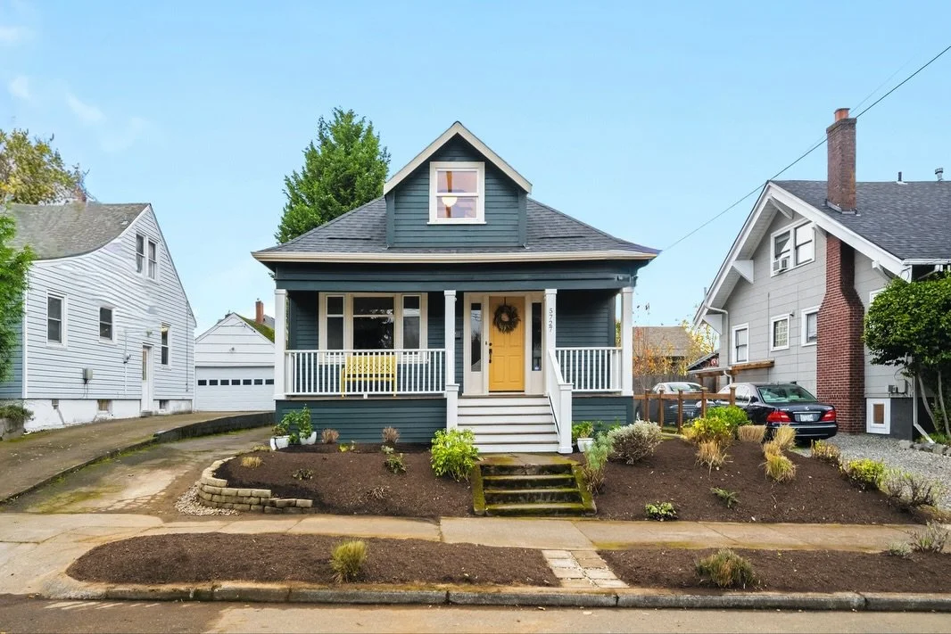 This venerable lil&rsquo; estate is ✨ JUST LISTED ✨ by @explorehomerealty and ready for its new chapter. Link in bio for more information under my listings tab! 

💵 619,000
🛌 2 + bonus den
🛀 2
Sqft: 2,287

Best brokerage award @urbannestpdx