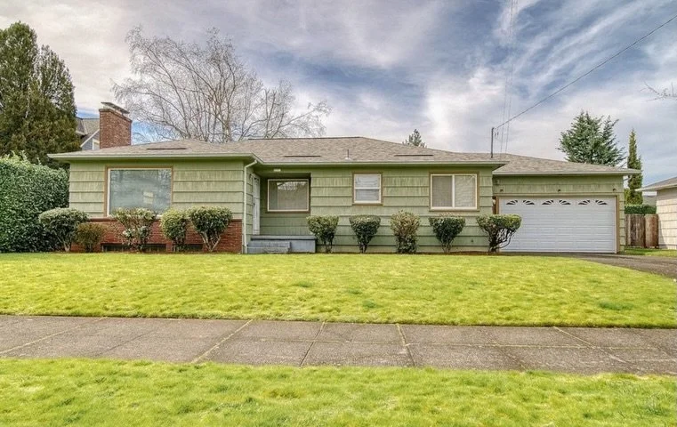 For the first time in a long time I don&rsquo;t have a Buyer for this perfectly preserved specimen of 1954. It takes a home this perfect for me to return to home thirst trap posting. If you buy this house we could stroll down Willamette Blvd and talk